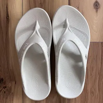 OOFOS Somebody That 화이트 플립플랍