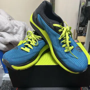 Topo Ultrafly 3 러닝화 28.0cm