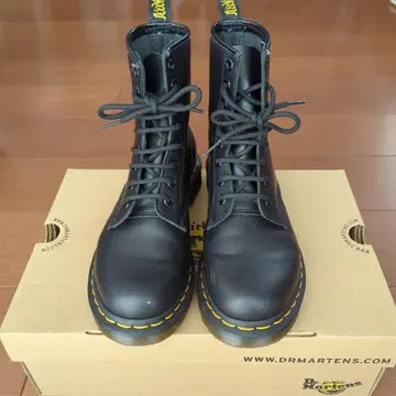 Dr. Martens 1460 W 8홀 UK4