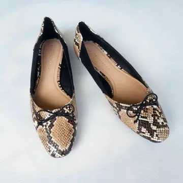 새상품급 ZARA 자라 플랫슈즈 뱀피 패턴 38 (24cm) 8-110