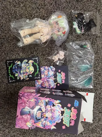 KUKAKA 벌레벌레 카페  헨헨