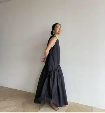 searoomlynn 백 오픈 플레어 개더 원피스 S
