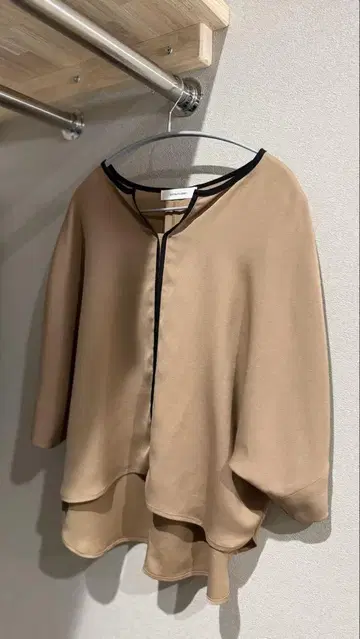 MAYSON GREY 2WAY 드로스트 풀오버 블라우스