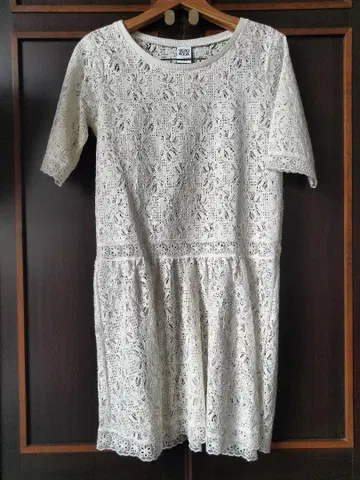 미사용급 VERO MODA 원피스 레이스 오부 소매 무릎 기장 크림색