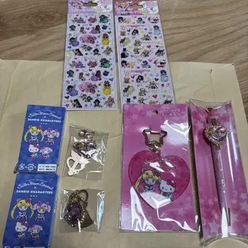 세일러문 헬로키티 아크릴 키링 볼펜 참