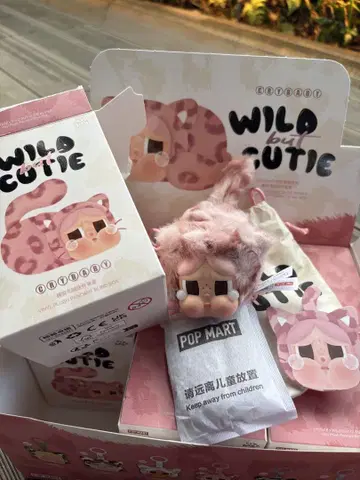 CRYBABY POP MART WILD but CUTIE 매장 구매품