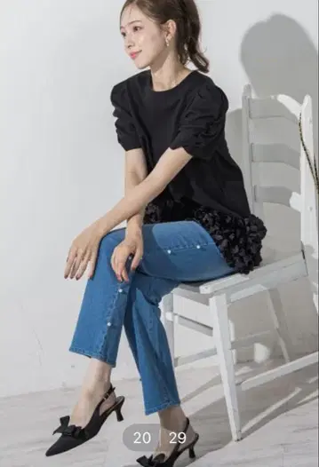 퀸즈 코트 밑단 플라워 모티브 튜닉