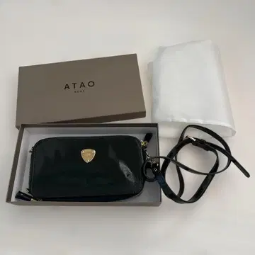 ATAO 에나멜 숄더백