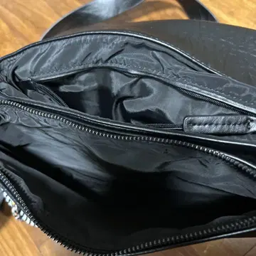 데구시알 블랙 인조 가죽 숄더백