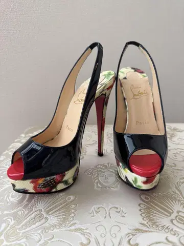 미사용 새상품 Christian Louboutin 하이힐 오픈토