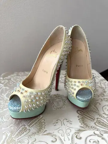 미사용 새상품 Christian Louboutin 스터드 오픈토