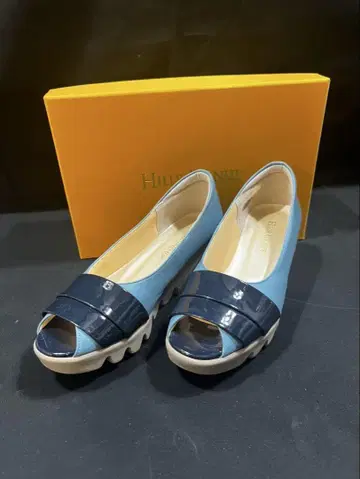 힐즈 애비뉴 일본제 레이어드 벨트 오픈토 웨이브 밑창 펌프스
