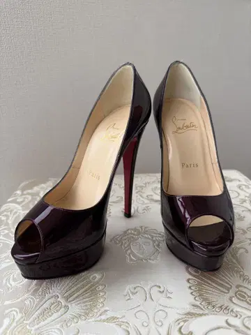 미사용 새상품 Christian Louboutin 와인 레드 오픈토