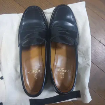 REGAL 블랙 로퍼 가죽 신발