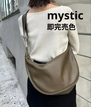 loti ( mystic ) 원숄더 크루아상 BAG ( 카키 )