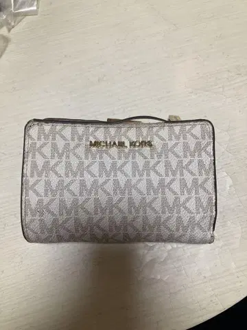 MICHAEL KORS 반지갑
