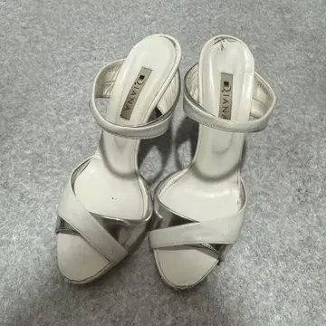 DIANA 화이트 뮬 24cm