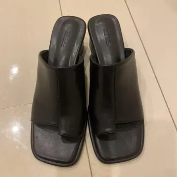 저널 스탠다드 뮬 블랙