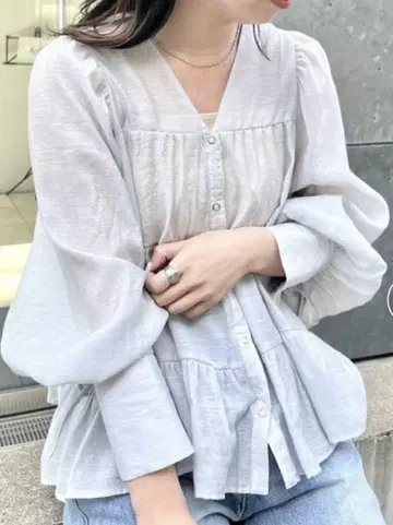 Kastane 티어드 블라우스 FREE SIZE 라이트 그레이