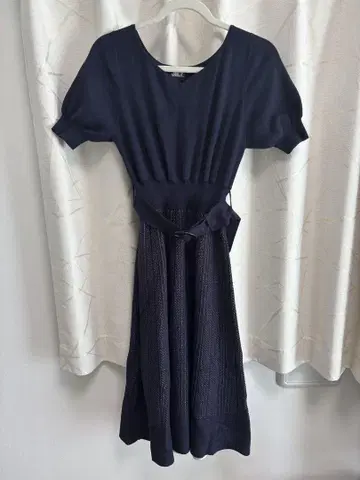 네이비 반팔 니트 원피스 JILL STUART 질스튜어트