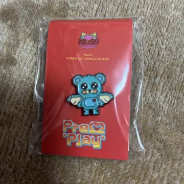 NiziU HEARTRIS 베어 핀 배지