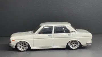 BLUEBIRD sss 510형 1/64 화이트 커스텀 리버시블