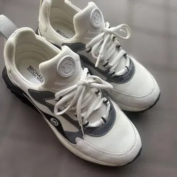 마이클코어스 스니커즈 25cm