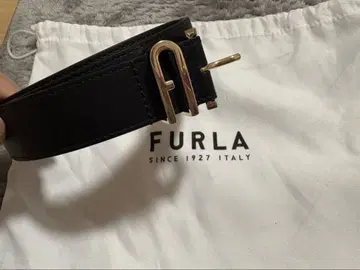FURLA 블랙 가죽 벨트 골드 버클 90cm