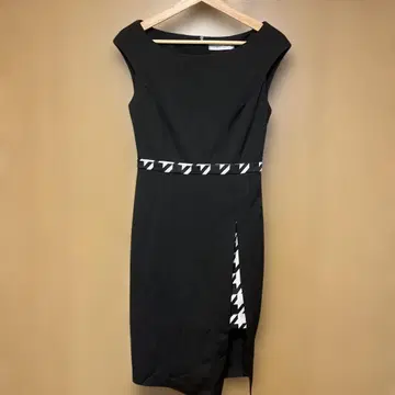 RINASCIMENTO 블랙 슬리브리스 원피스 S