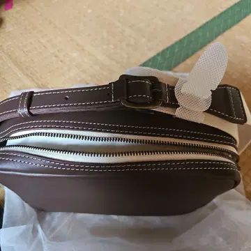 다코타 웹 한정 숄더백