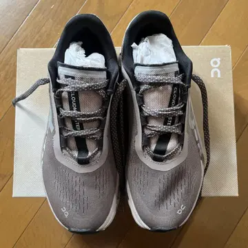 On 클라우드몬스터 23cm