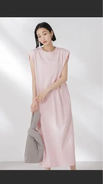 STORATECH 기능 소재 턱 슬리브 컷 원피스 새상품 완판 색상