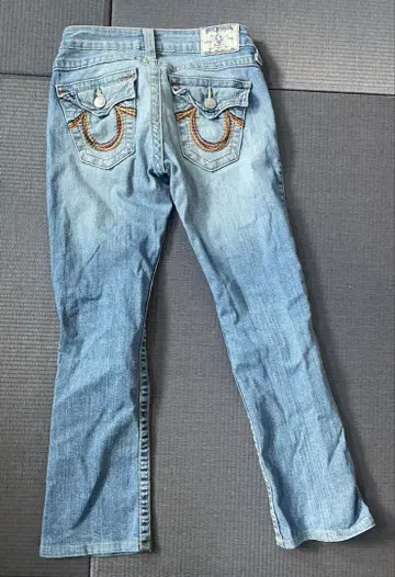 True Religion 로우라이즈 데미지 마감 데님