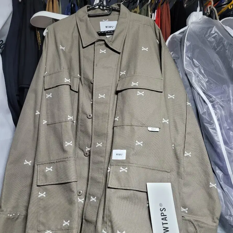 WTAPS | 더블탭스 Wtaps 21SS Jungle 01 Olive Camo Jacket on