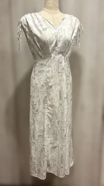 JILL STUART 슬리브리스 원피스