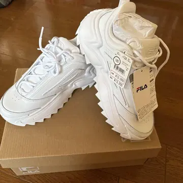 FILA 화이트 스니커즈 24.0cm