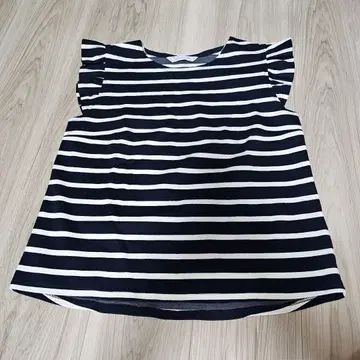 눈에 띄는 미에 카프리샤스 미 프릴 소매 스트라이프 티셔츠