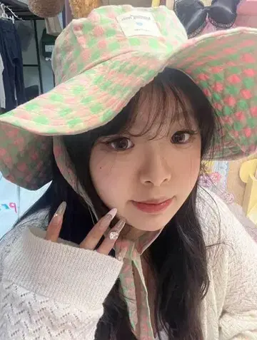 핑크와 그린 체크 무늬 버킷햇