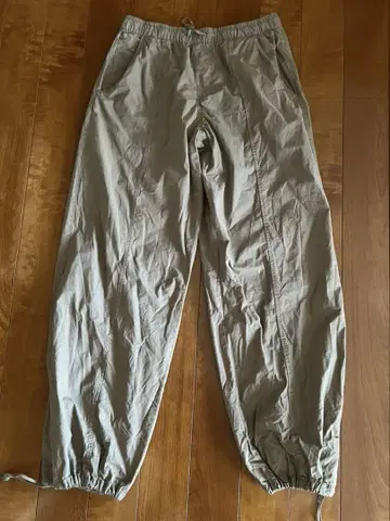 ZARA 패러슈트 팬츠 여성용 카키색