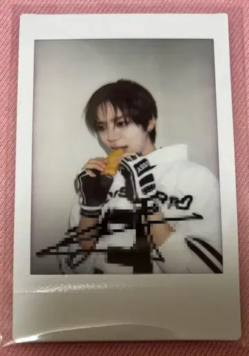 NouerA 누에라 현준 친필 사인 폴라로이드 체키