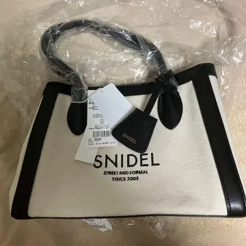 SNIDEL 아이보리 블랙 토트백