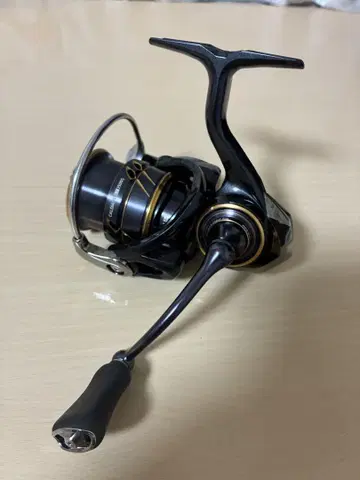 [새상품급] 다이와 CALDIA FCLT2500S 스피닝 릴