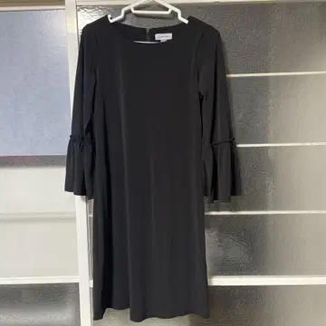 Calvin Klein 블랙 플레어 슬리브 원피스 사이즈 2