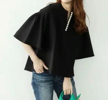 지네스 진주 장식 목선 블라우스 캐주얼 플레어 소매 검정