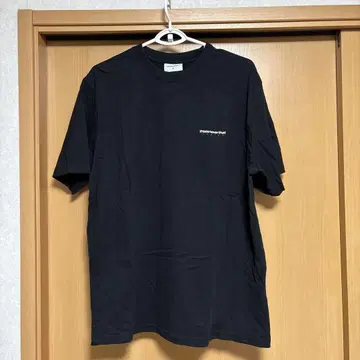 이것은 결코 그 것이 아닙니다 티셔츠