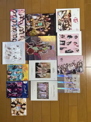 TWICE 앨범, CD