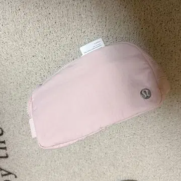 룰루레몬 에브리웨어 벨트 백 핑크 새 제품 미사용