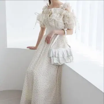프릴 장식 도트 무늬 롱 드레스 마제스틱 레곤