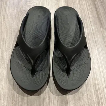 oofos 샌들