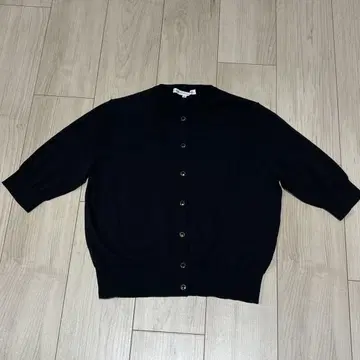 23구 5부 소매 크루넥 카디건 블랙